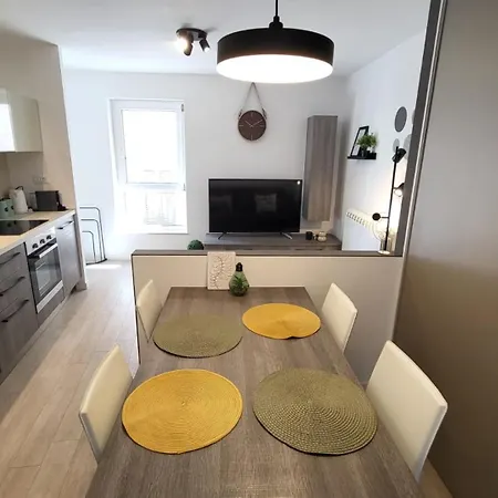 Slatki U Puli - Arena By Guide * 풀라