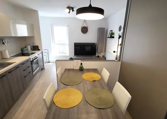 Slatki U Puli - Arena By Guide * Pula